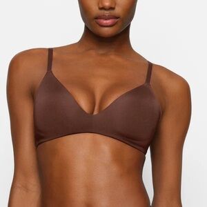 NEW SKIMS Body Wireless Form Lightly Lined T-Shirt Bra Espresso